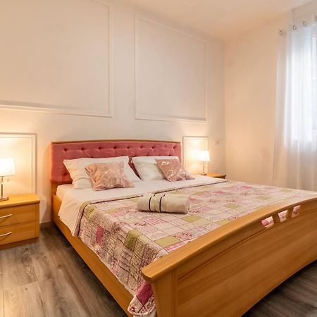 Apartment Lea Centar สปลิท ภายนอก รูปภาพ