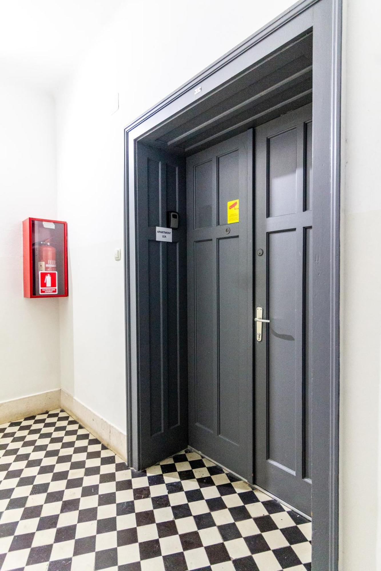Apartment Lea Centar สปลิท ภายนอก รูปภาพ