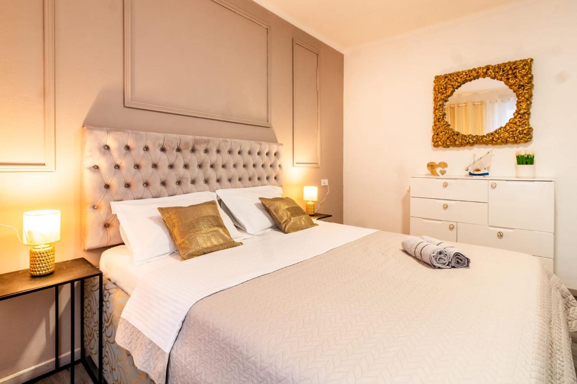 Apartment Lea Centar สปลิท ภายนอก รูปภาพ
