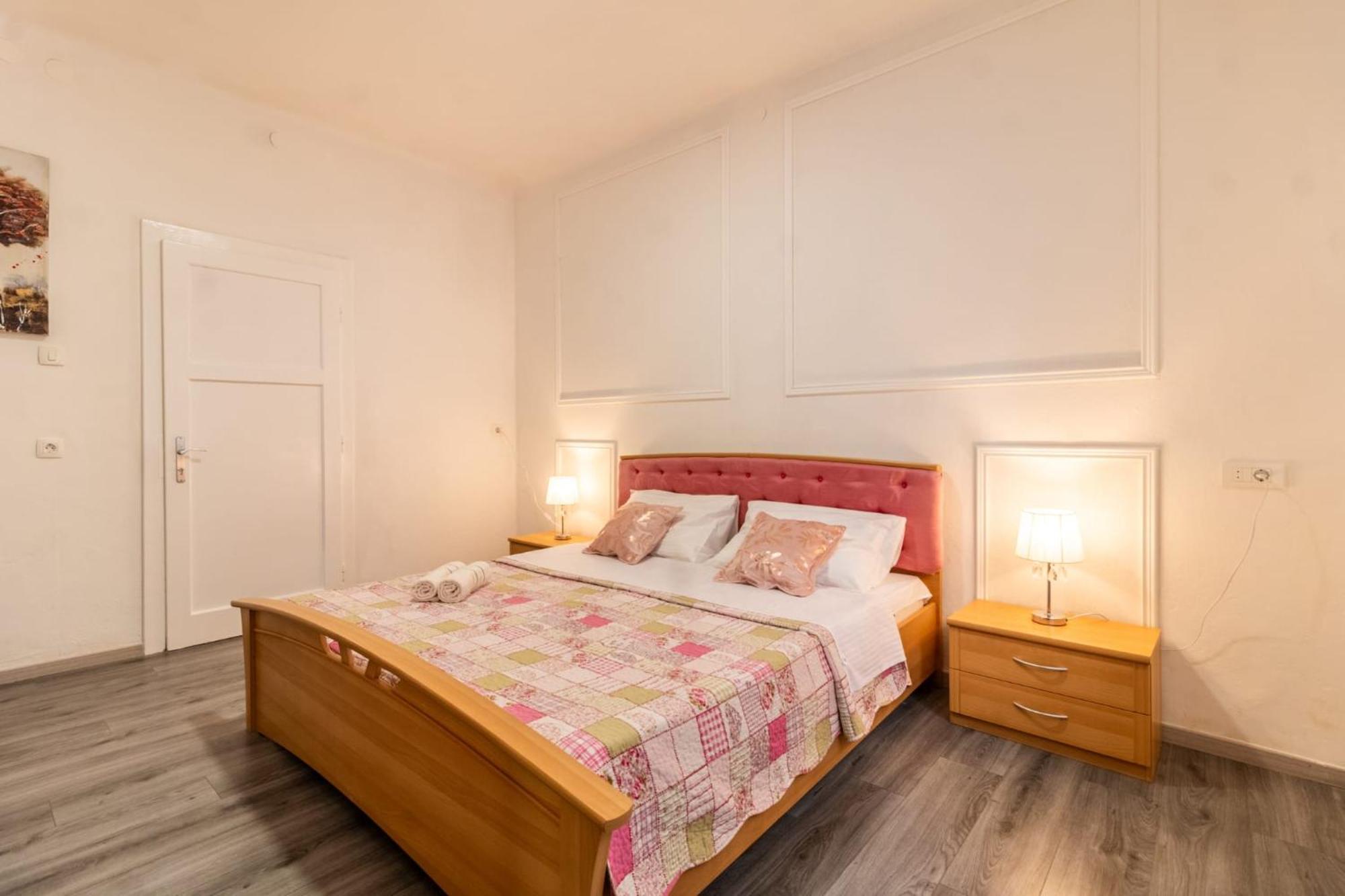 Apartment Lea Centar สปลิท ภายนอก รูปภาพ