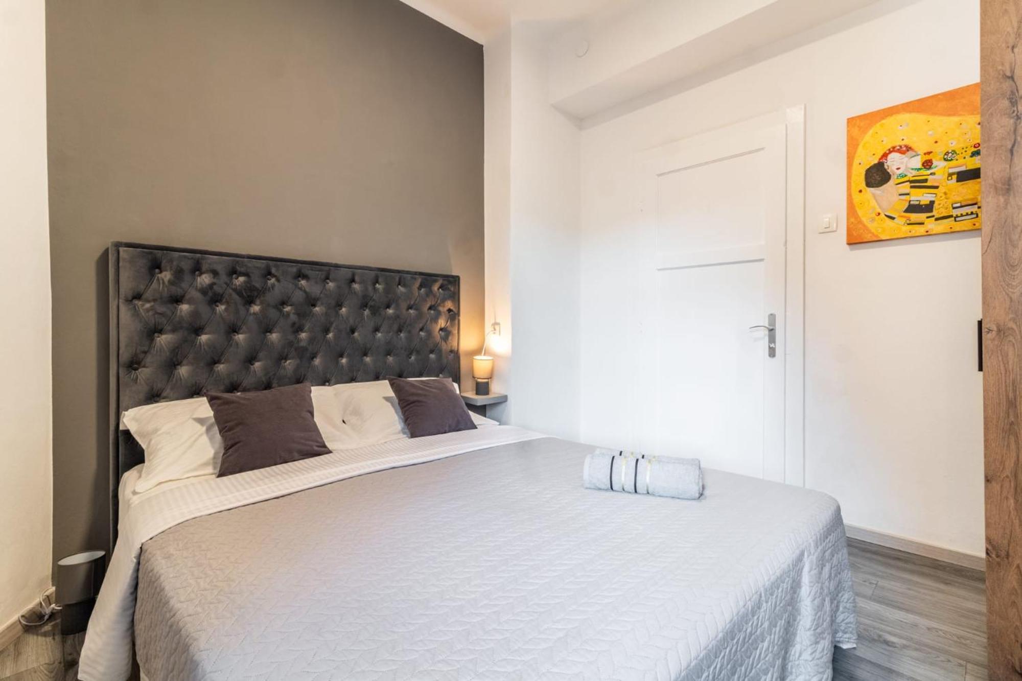 Apartment Lea Centar สปลิท ภายนอก รูปภาพ