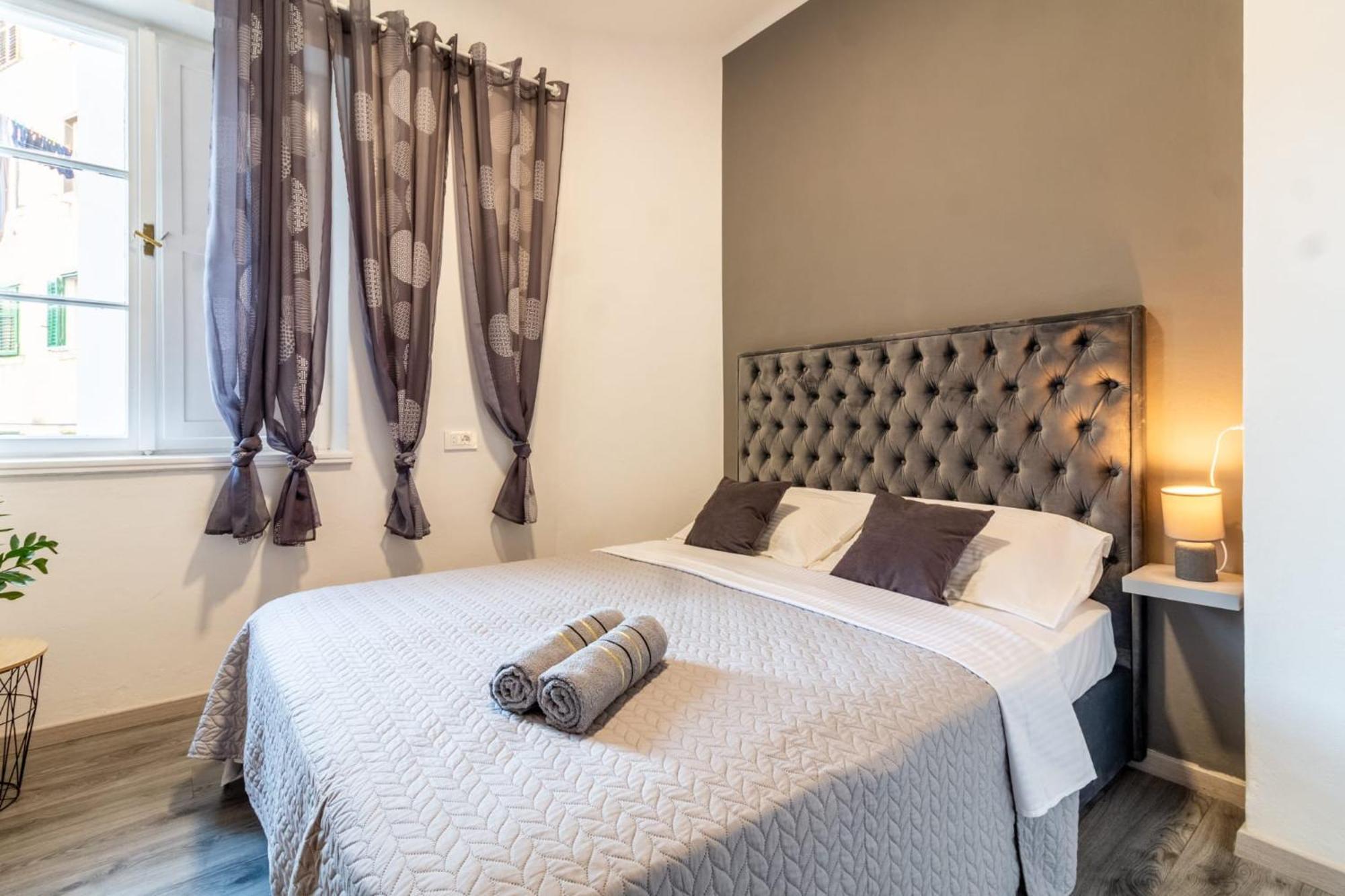 Apartment Lea Centar สปลิท ภายนอก รูปภาพ