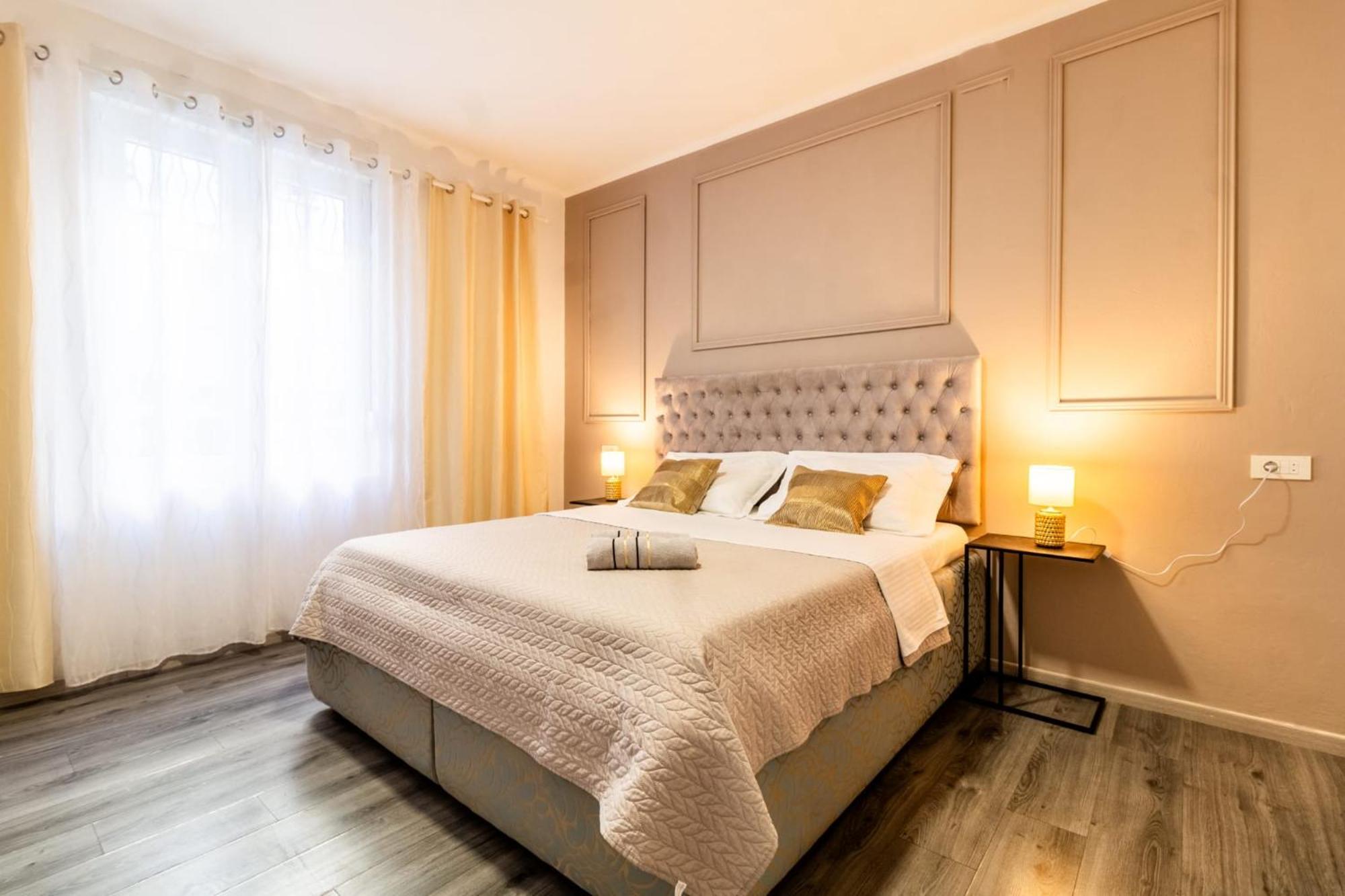 Apartment Lea Centar สปลิท ภายนอก รูปภาพ