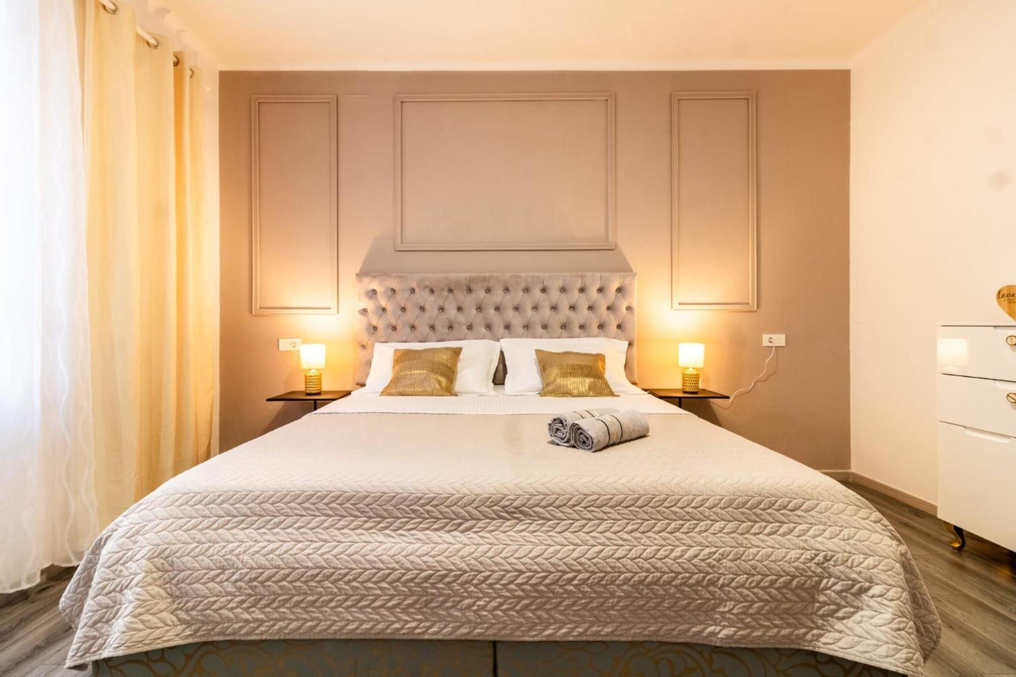 Apartment Lea Centar สปลิท ภายนอก รูปภาพ
